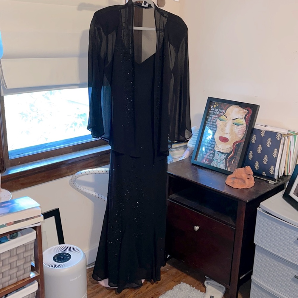 R&M Richards Black evening dress ❄️WINTER SALE ITEM❄️